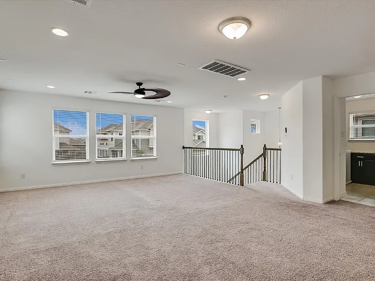 12814 Meachum Ln — Photo 10