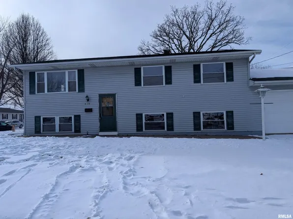 6804 Wilkes Ave, Davenport, IA 52806