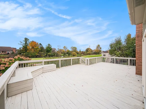 1989 Stonebridge Dr N, Ann Arbor, MI 48108