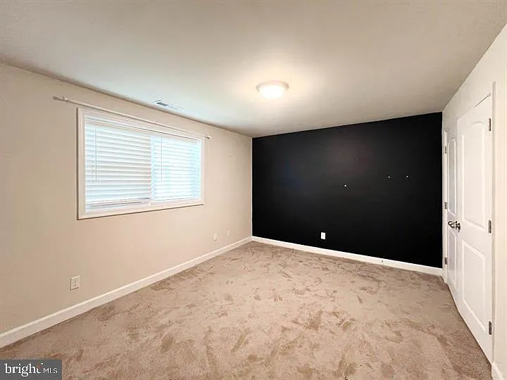 433 Deerwood Dr — Photo 12