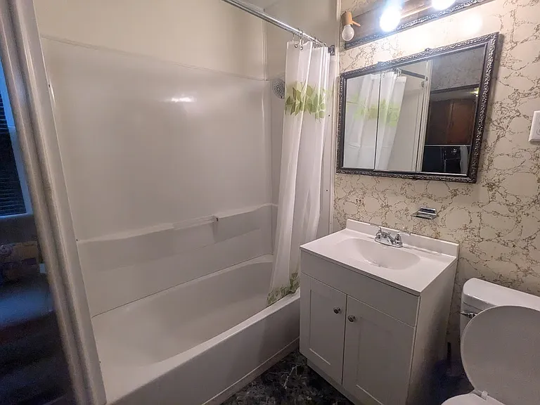 1302 Colburn St #1 — Photo 12