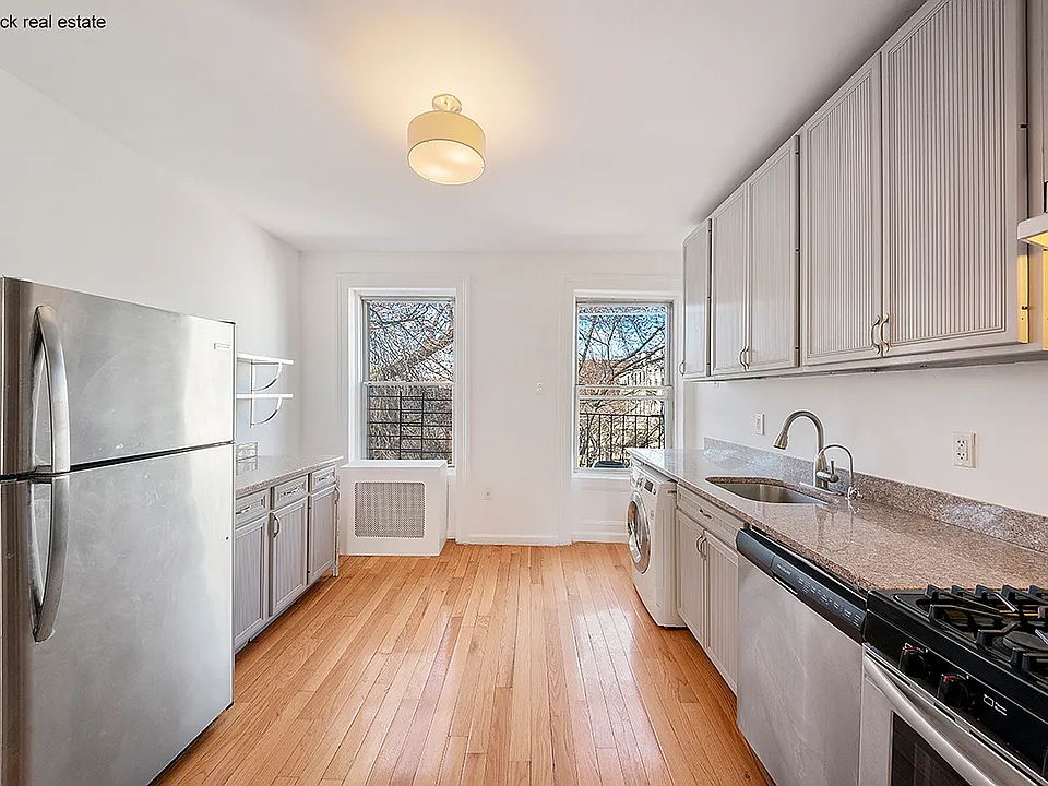 1st image of 220 Court St #2