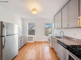 220 Court St, Brooklyn, NY