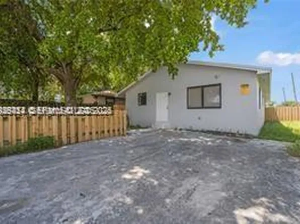 303 NW 7th St #1-2, Hallandale Beach, FL 33009