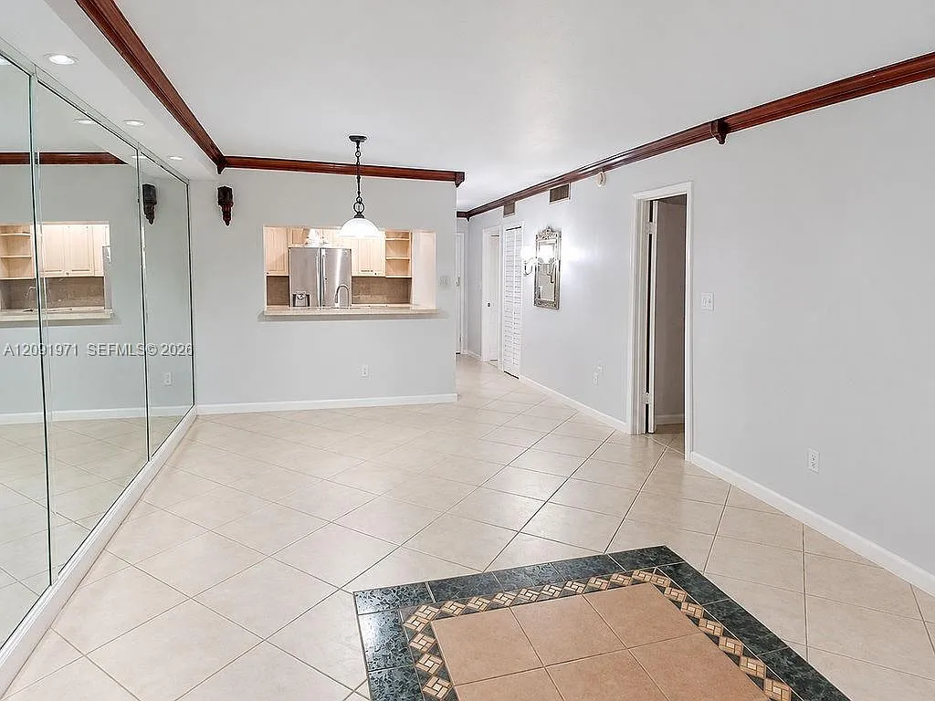 Pine Grove Condo — Photo 2