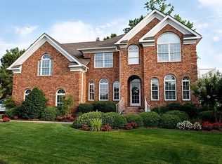 305 Sweetbay Dr, Chesapeake, VA 23322