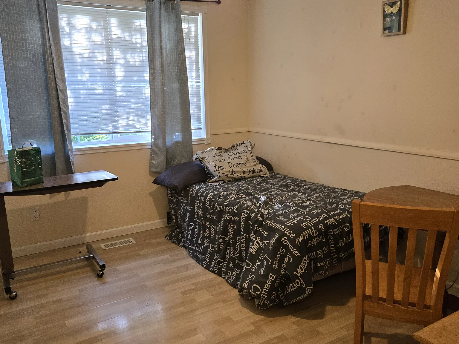 5 bed, 2200 sqft, $775 — Photo 2