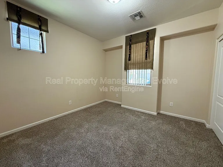 3454 E Constitution Dr — Photo 16