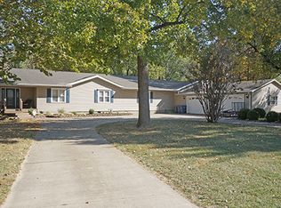 5 Kingsway Dr, Mount Carmel, IL 62863