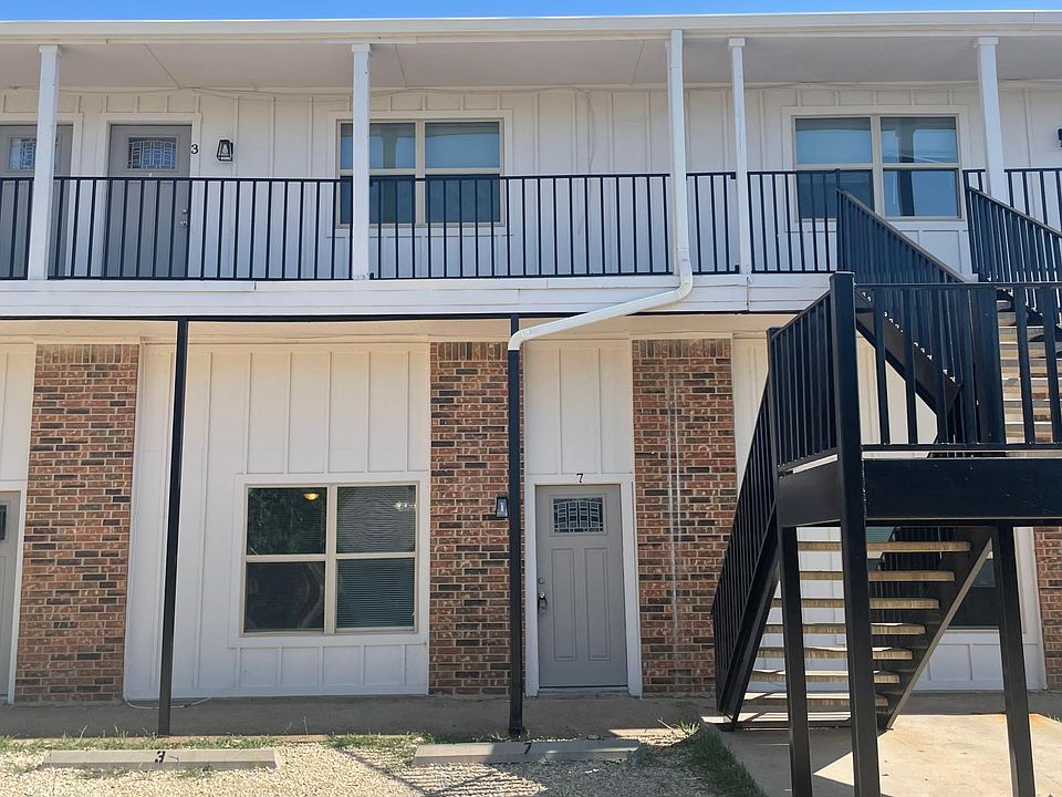 1st image of 202 Pecan St APT 7
