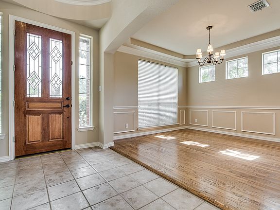 3rd image of 684 Danielle Ct