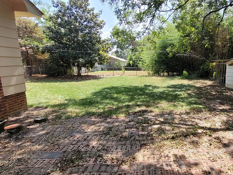 205 Government St — Photo 28