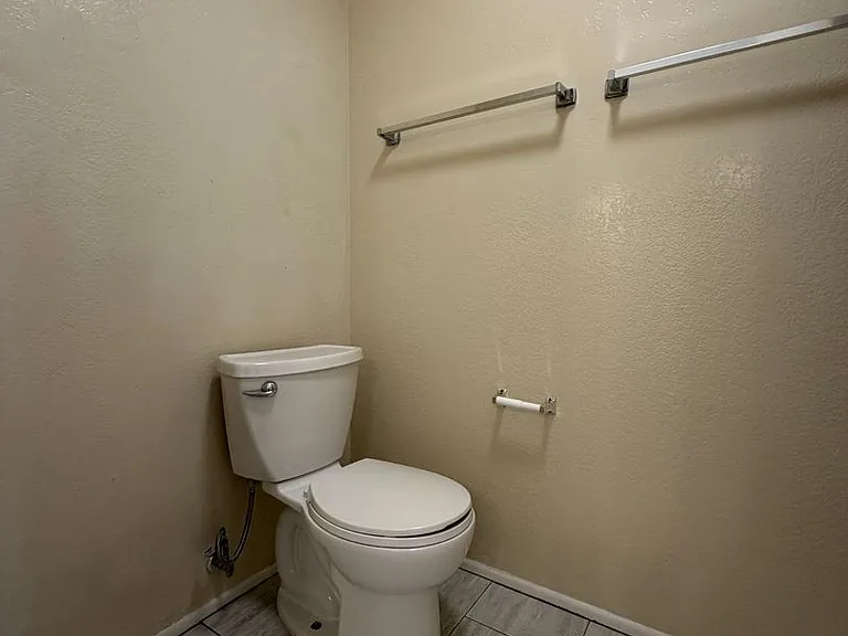 1302 Gina Dr — Photo 21