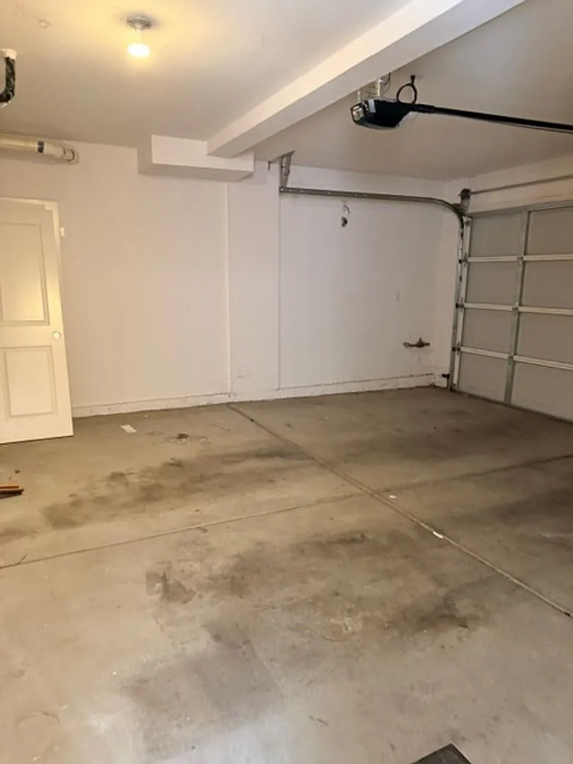 Very Beautiful 3 Bedroom Home!! — Photo 3