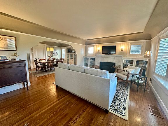 2nd image of 3433 V St