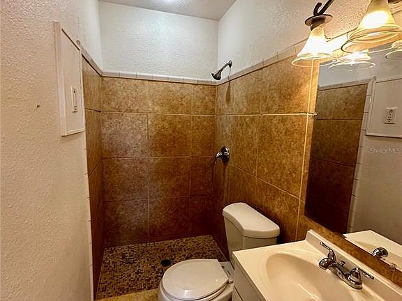 2nd image of 7600 Ravenna Ave #7600