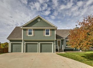 7545 N Skiles Ct, Kansas City, MO 64158
