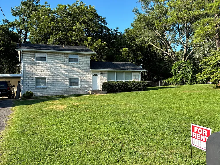 103 Hutchinson Dr — Photo 1