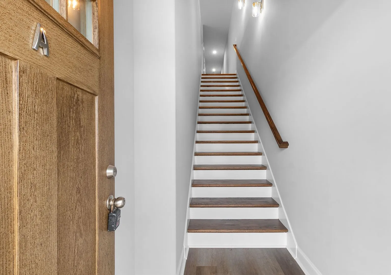 930 Crossland Ave — Photo 2