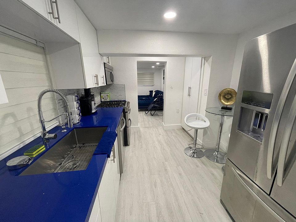 2nd image of 520 SW 72nd Ct #1