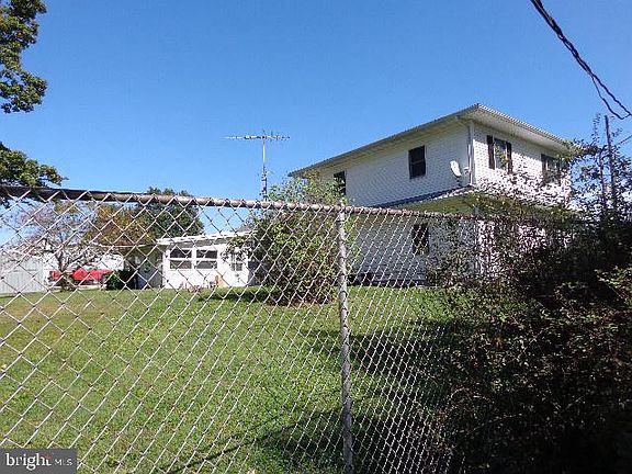 5th image of 784 Menges Mills Rd
