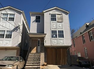 490 S 18th St, Newark, NJ 07103