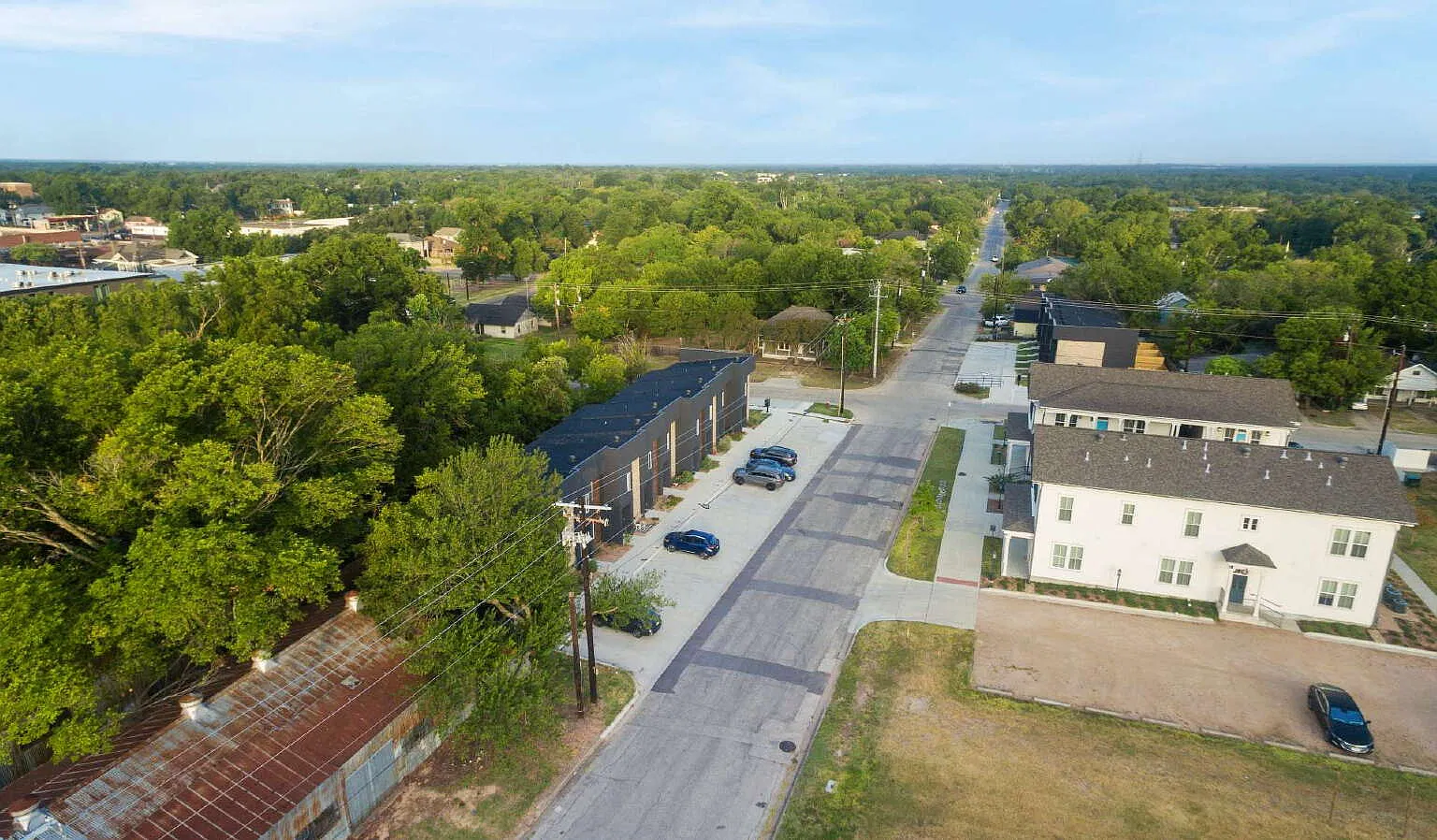 1 bed, 1.5 bath, 1113 sqft, $1,800 — Photo 2