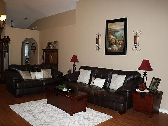 3rd image of 3244 Helmel Ct