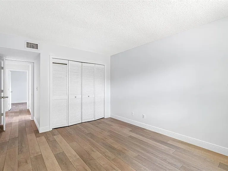 3601 Fairway Forest Cir — Photo 15