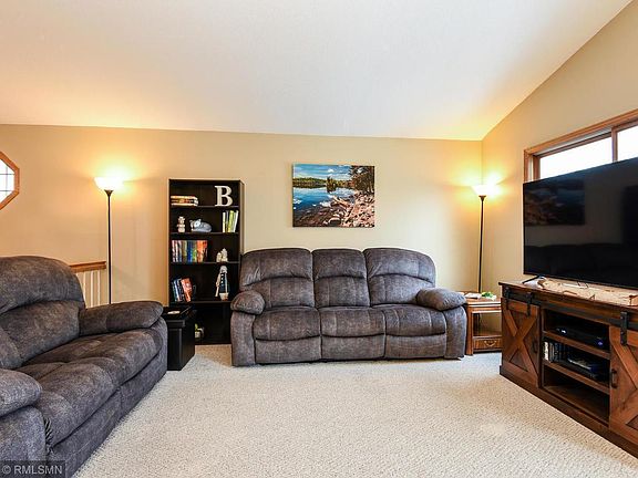 3rd image of 655 Evergreen Dr