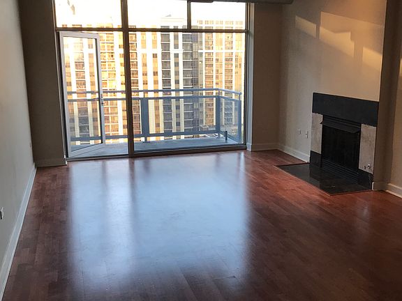 5th image of 1305 S Michigan Ave APT 1511