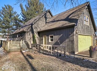 1202 Lincoln Ave, Fox River Grove, IL 60021