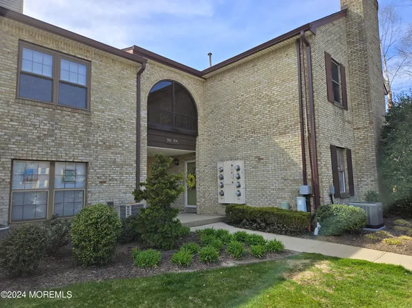 912 Wellington Pl, Aberdeen, NJ 07747