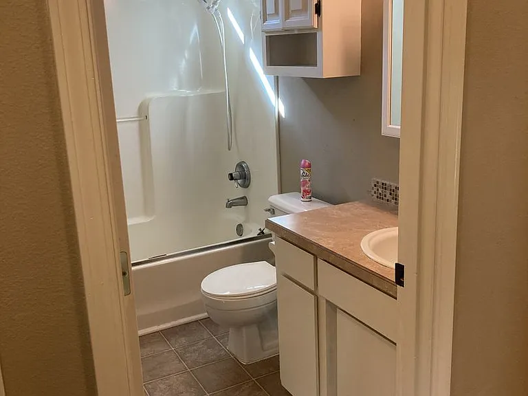 1590 SW Harbor Dr — Photo 7