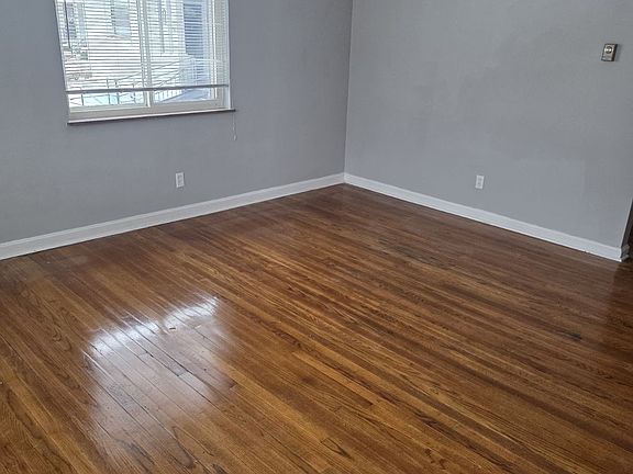2nd image of 254 Ohio Ave APT 1