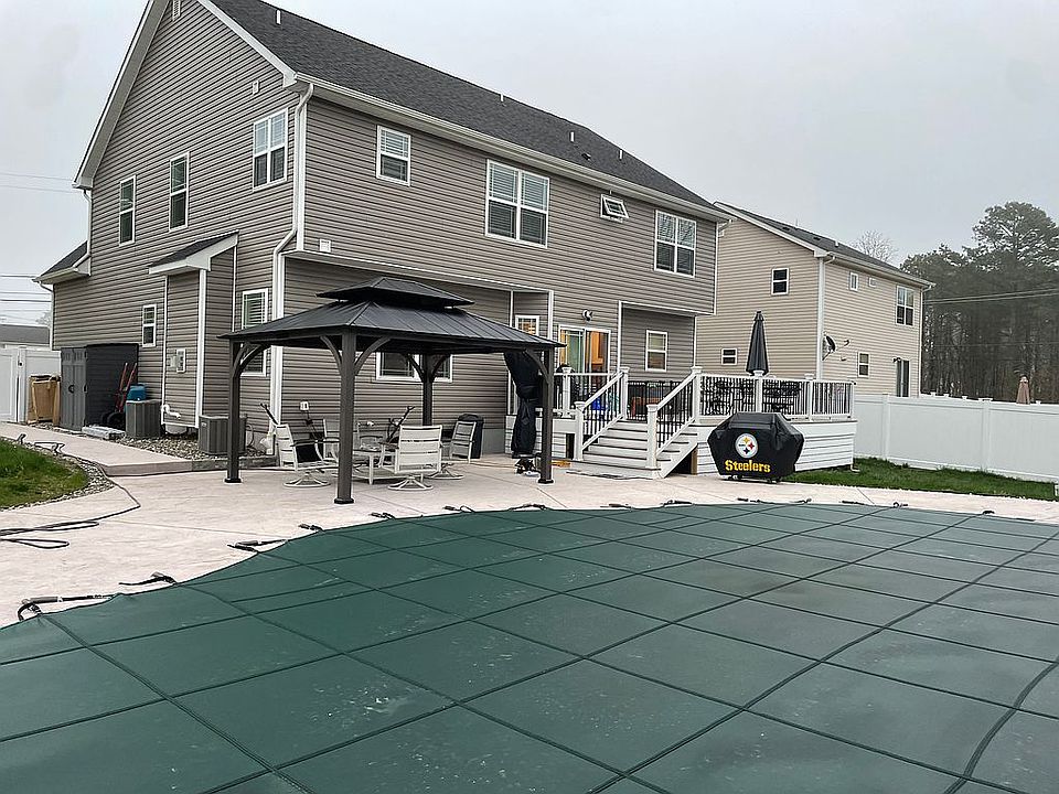 2nd image of 547 Hopedale Dr SW