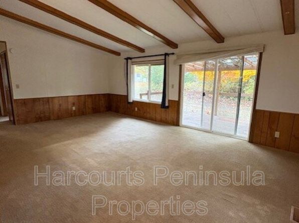 8371 State Highway 303 NE