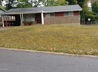 2431 Castle Dr, Saint Louis, MO 63136