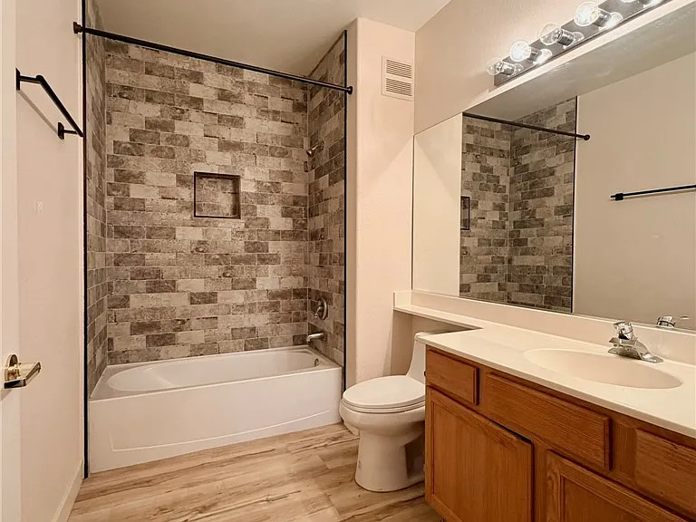 9901 Trailwood Dr #2004 — Photo 30