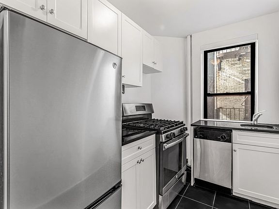 4th image of 168-170 E 81st St APT 3B