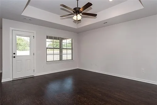 105 Lion Dr N Photo 1