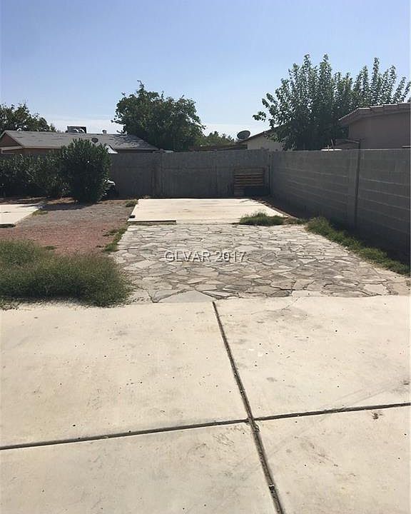 2nd image of 3415 Canoga Ave