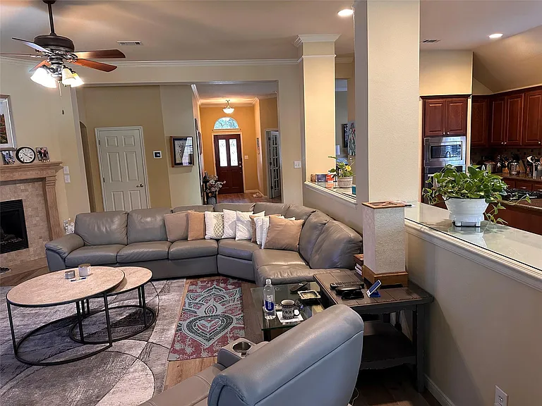 3805 Longhorn Acres St — Photo 4