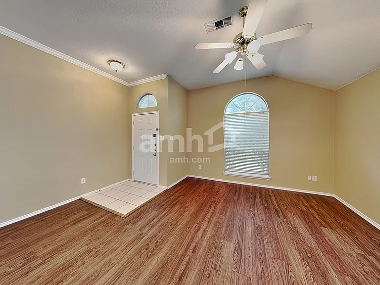 432 Round Rock Rd — Photo 8