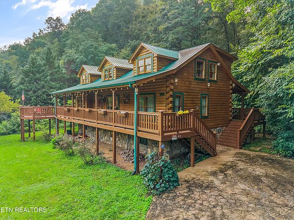 3rd image of 813 Steer Creek Rd