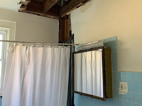 5th image of 4745 N Rockwell St