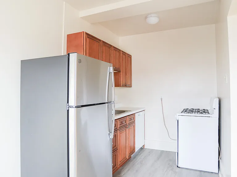 1101 W Roscoe St #22 — Photo 5