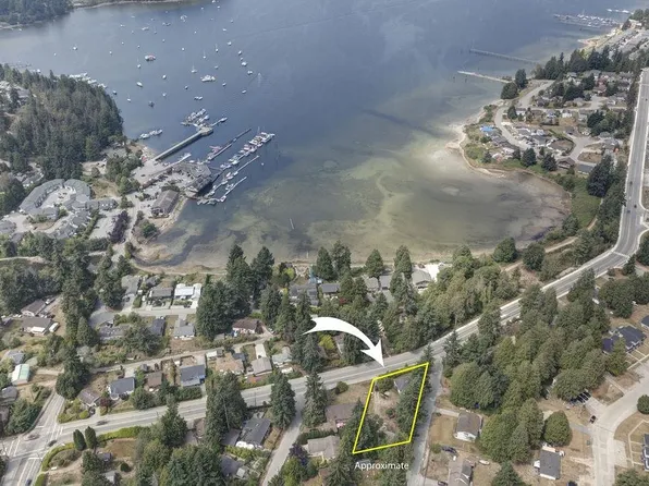 5724 Porpoise Bay Rd, Sechelt, BC V0N 3A3