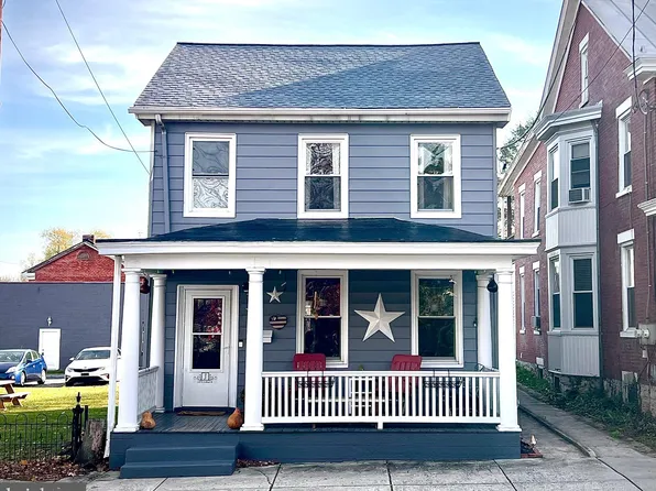 153 N College St, Carlisle, PA 17013