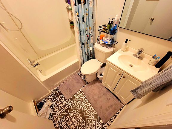 Unit bathroom